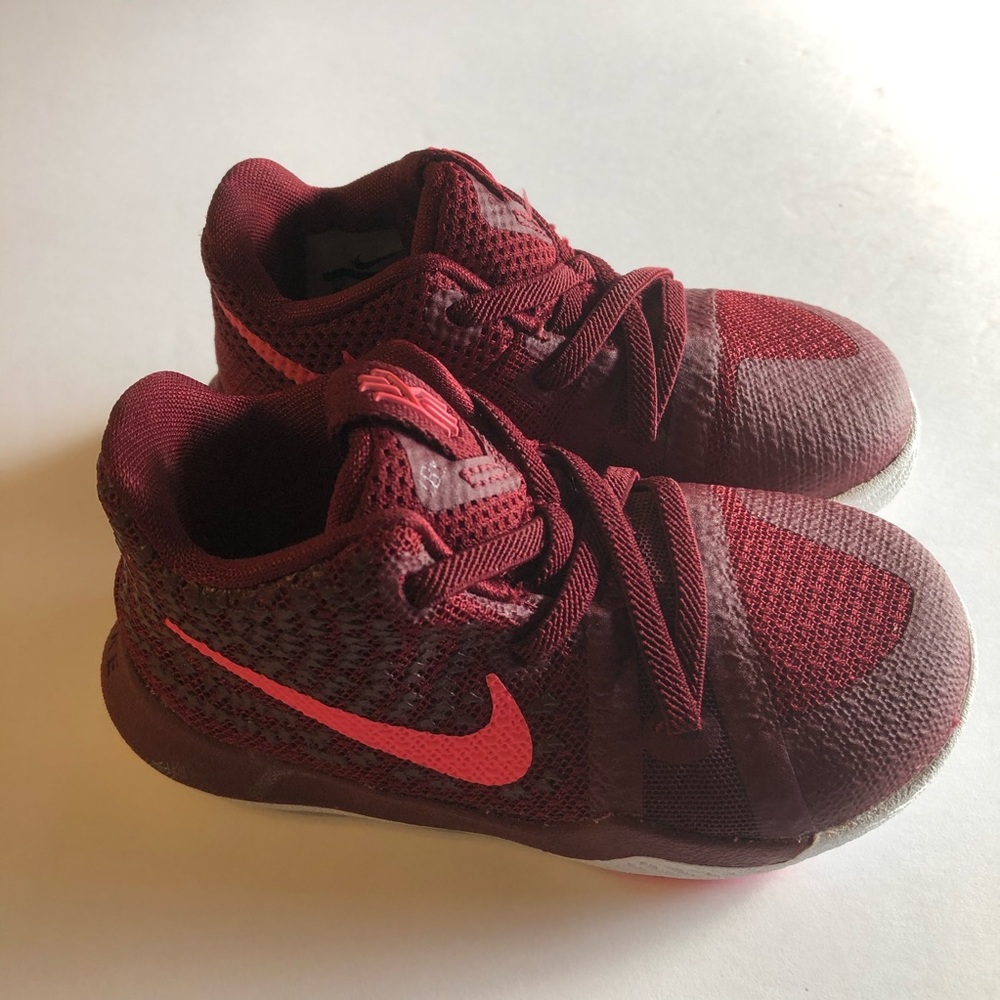 Nike shoes Size: 6C